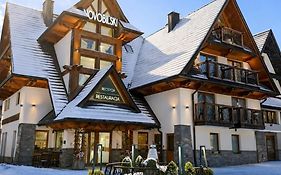 Novobilski - pod wyciągiem Bania i Kotelnica, obok Termy Bania